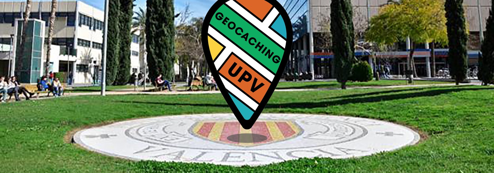 El sello de la UPV en el césped del campus de Valencia